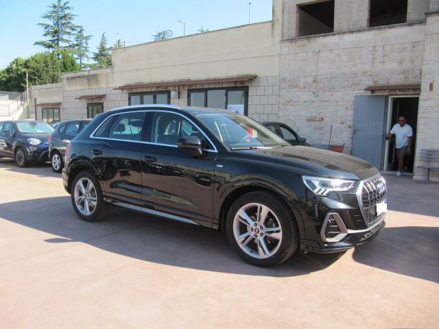 AUDI Audi Q3 35 TDI S tronic line edition - automatic