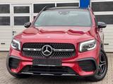 Mercedes-Benz GLB 200 4MATIC "AMG-LINE/PANO/AHK/DISTRONIC" - rote Mercedes-Benz GLB 200