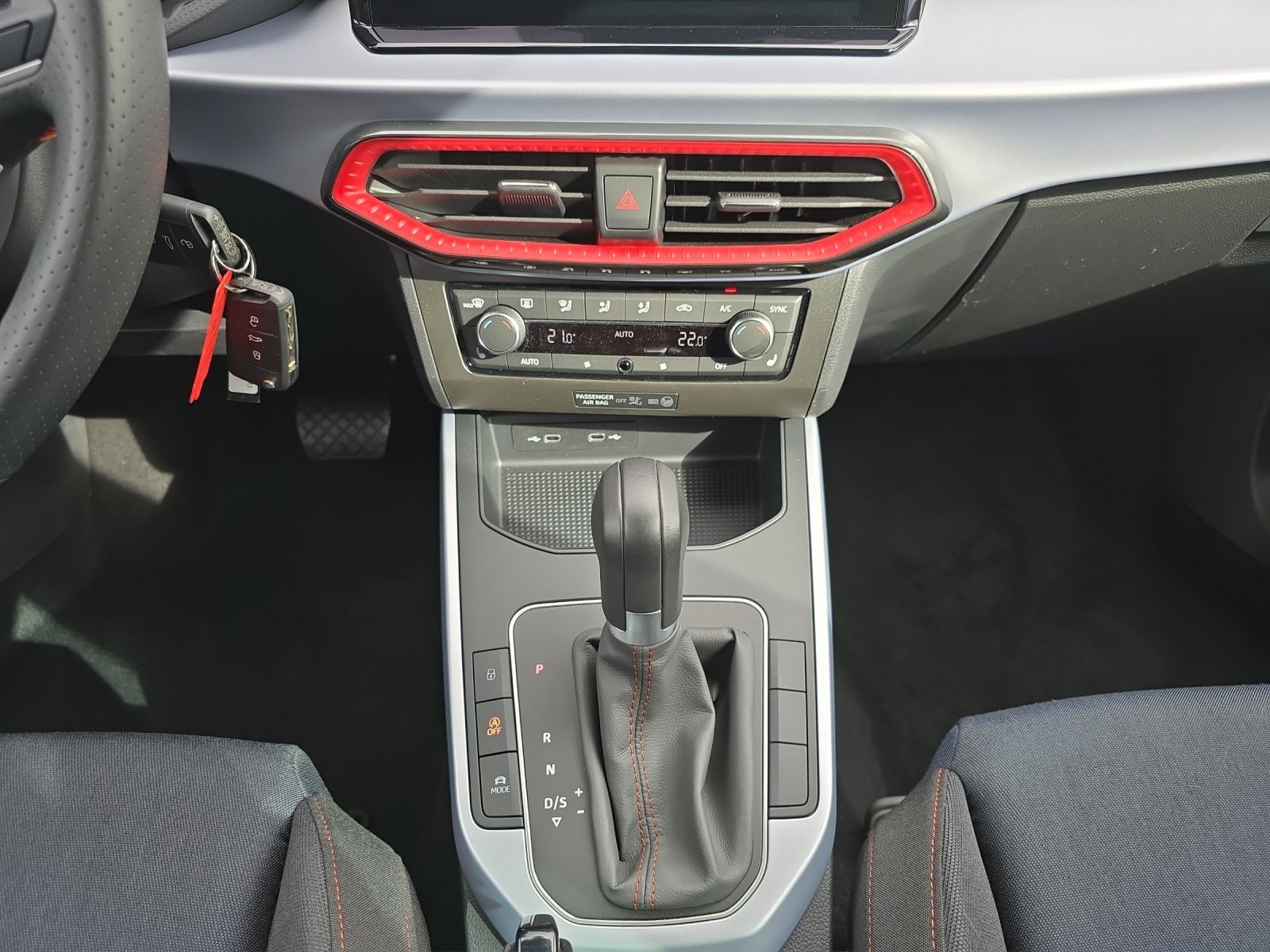 Fahrzeugabbildung SEAT Arona FR 1.5 TSI DSG ACC LED