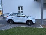 Suzuki Vitara 1.6 VVT Comfort 4x2 86 Tkm - weiße Suzuki Vitara
