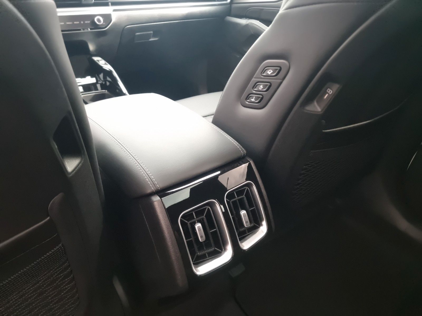 Fahrzeugabbildung Kia Sorento 2.2 CRDi AWD Platinum DCT8 Nappa GD