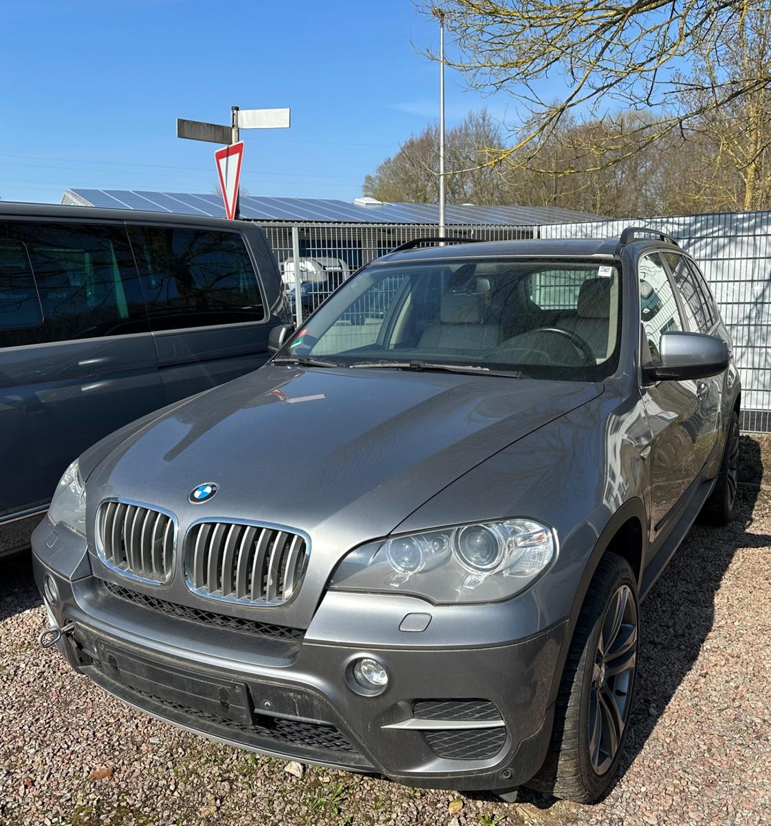 BMW X5 xDrive30d Motor läfut unrund