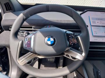 2026 BMW IX3 缩略图 12