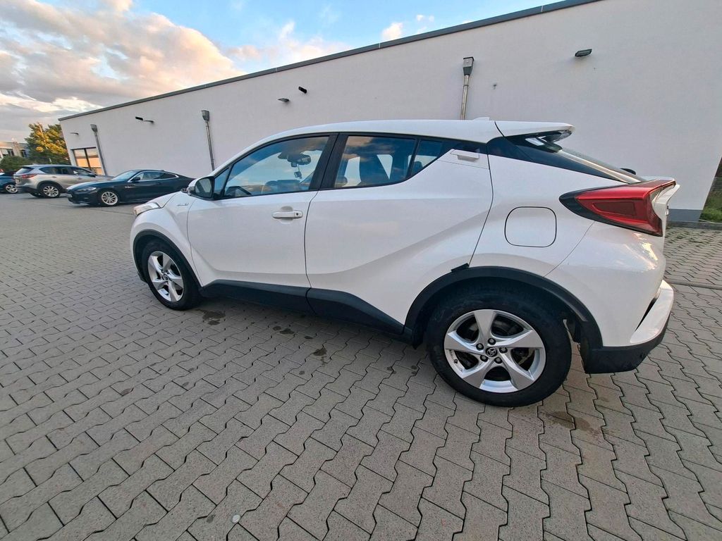 Image of Toyota C-HR