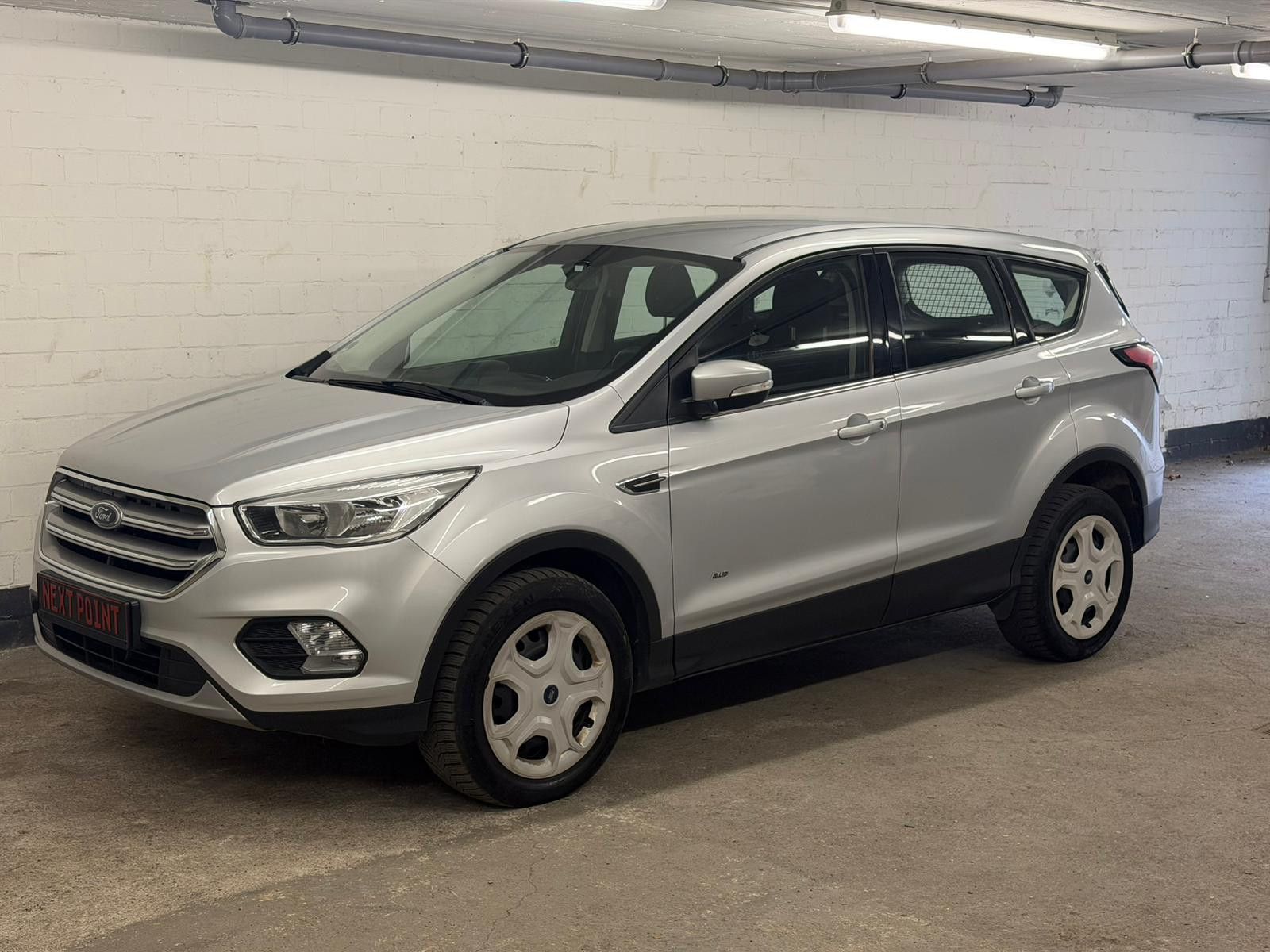 Ford Kuga - 1