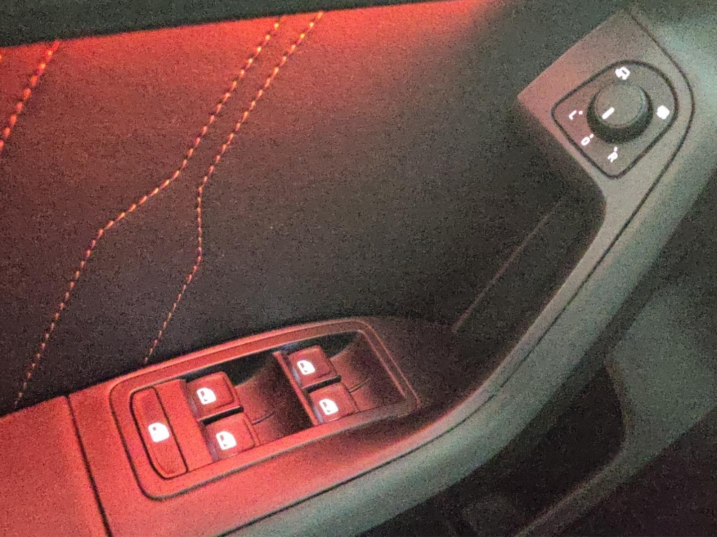 Cupra Ateca 4Drive TSI AHK-klappbar Navi Panoglasdach 