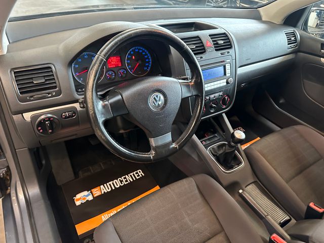 Volkswagen Golf V Lim. Tour *KLIMA*SZHZ*TEMPOMAT*AHK*