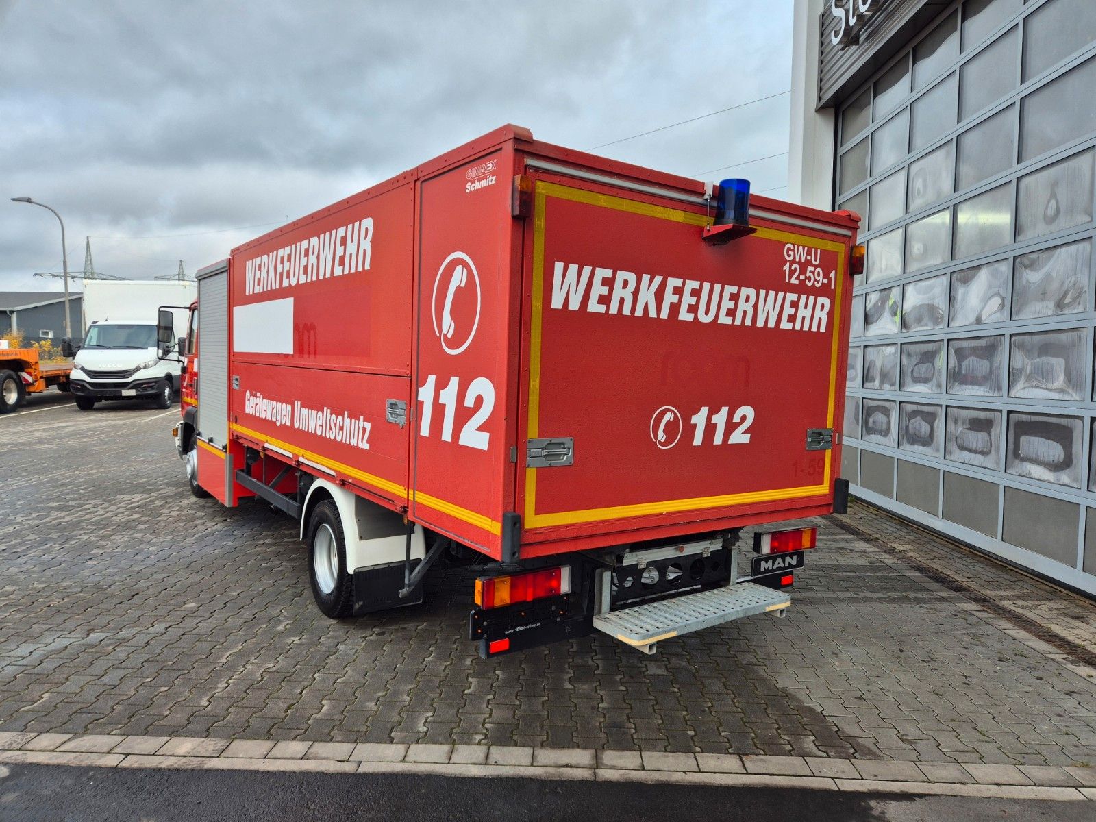 Fahrzeugabbildung MAN LE 9.150 Feuerwehr Schmitz GW-6 Gerätewagen