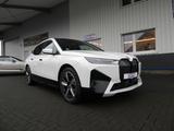 BMW iX 50 xDrive M Sportpaket, H&K, Sky Lounge, 360° - gebrauchte BMW iX aus dem Jahr 2023
