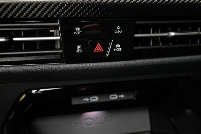 Volkswagen Golf VIII R 4Motion AHK Pano Carbon HKardon 360°