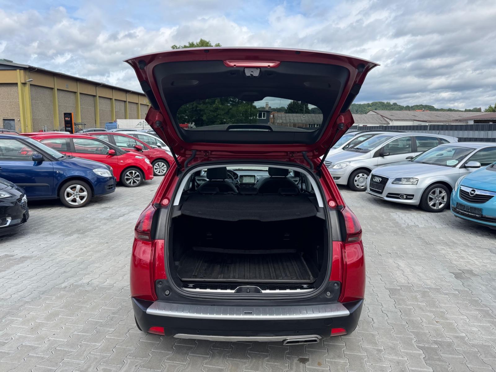 Peugeot 2008 GT-Line 1,2 96 kW /Navi / Panorama-Dach/LED