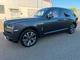 Rolls-Royce Cullinan Exlusive Pink-Interior Einzelstück - graue Rolls-Royce Cullinan