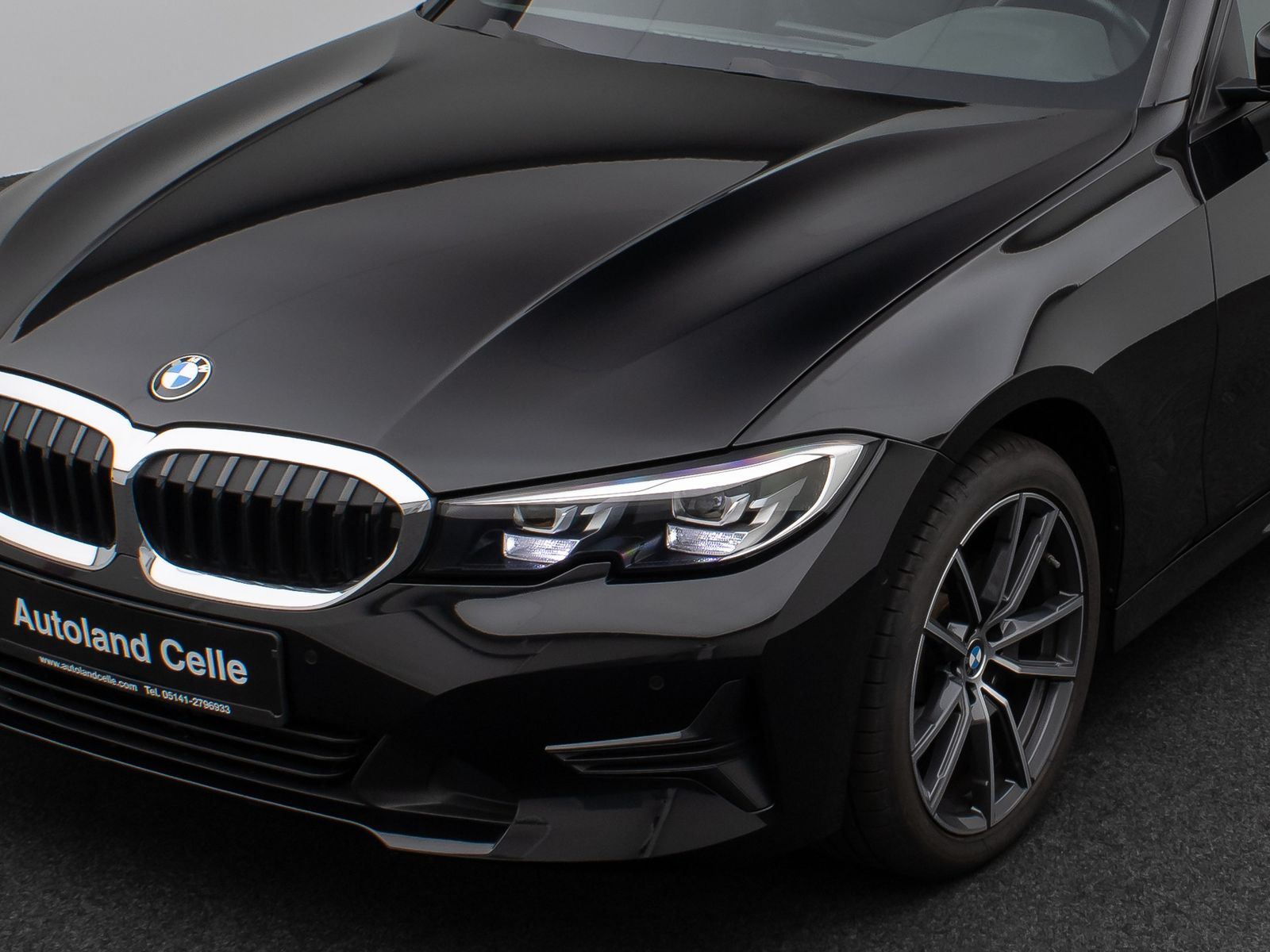 Fahrzeugabbildung BMW 320d  Kamera DAB HiFi DrivAssist Alarm LED Sport