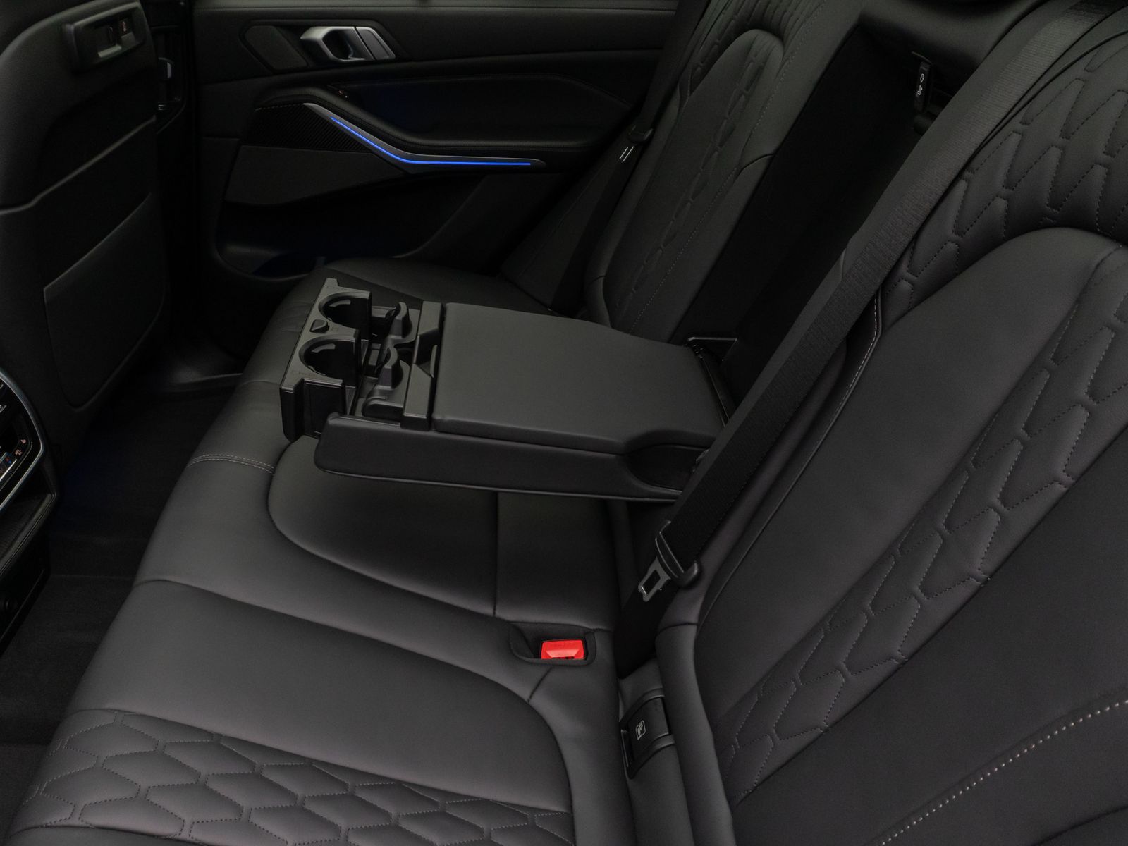 Fahrzeugabbildung BMW X5 xD40d M Sport 360°Laser HUD DAB H/K AHK ACC