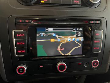 Volkswagen Touran Highline *PANO*SHZ*NAVI*PDC*TEMPOMAT*
