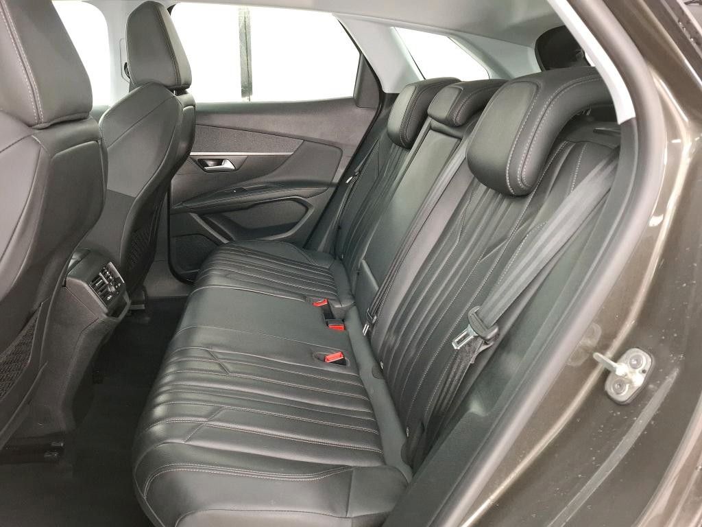 Fahrzeugabbildung Peugeot 3008 Allure 1.2T LED/NAVI/PDC&CAM/LEDER/DAB+