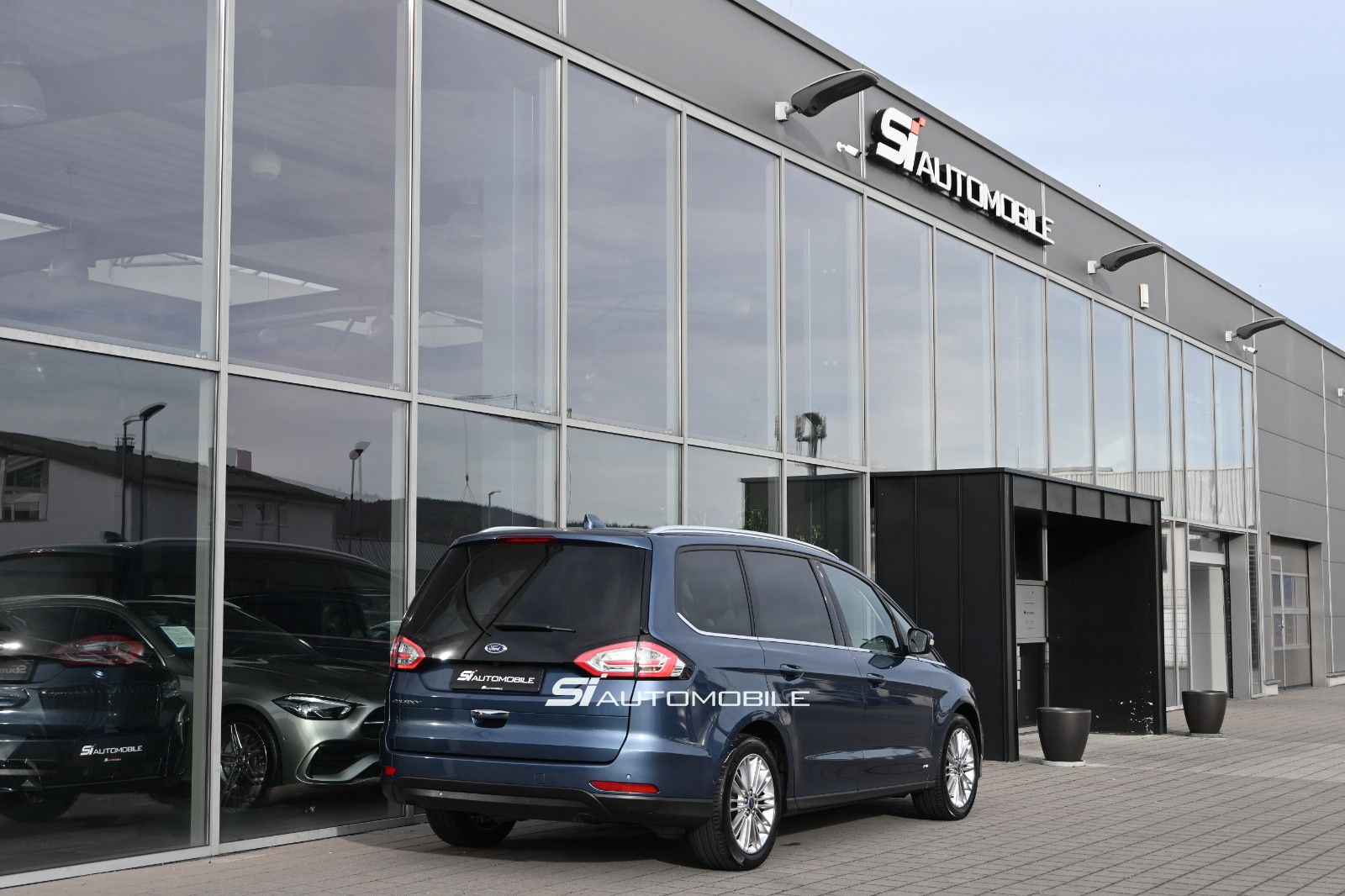 Fahrzeugabbildung Ford Galaxy 2.0 D AWD VIGNALE °ACC°AHK°PANO°STANDHEIZ
