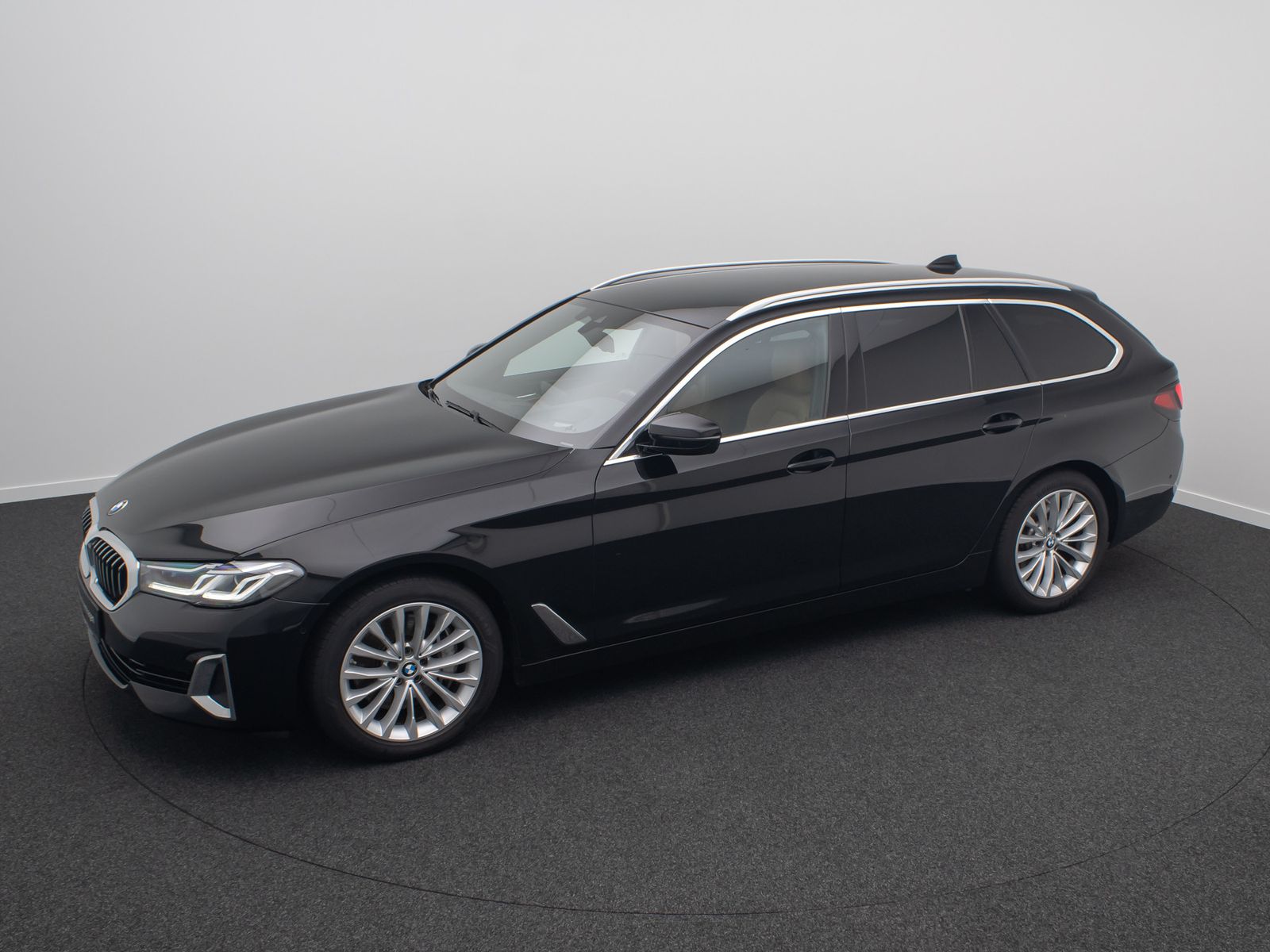 Fahrzeugabbildung BMW 530d Luxury Line HUD Kamera AHK Alarm Laser H/K