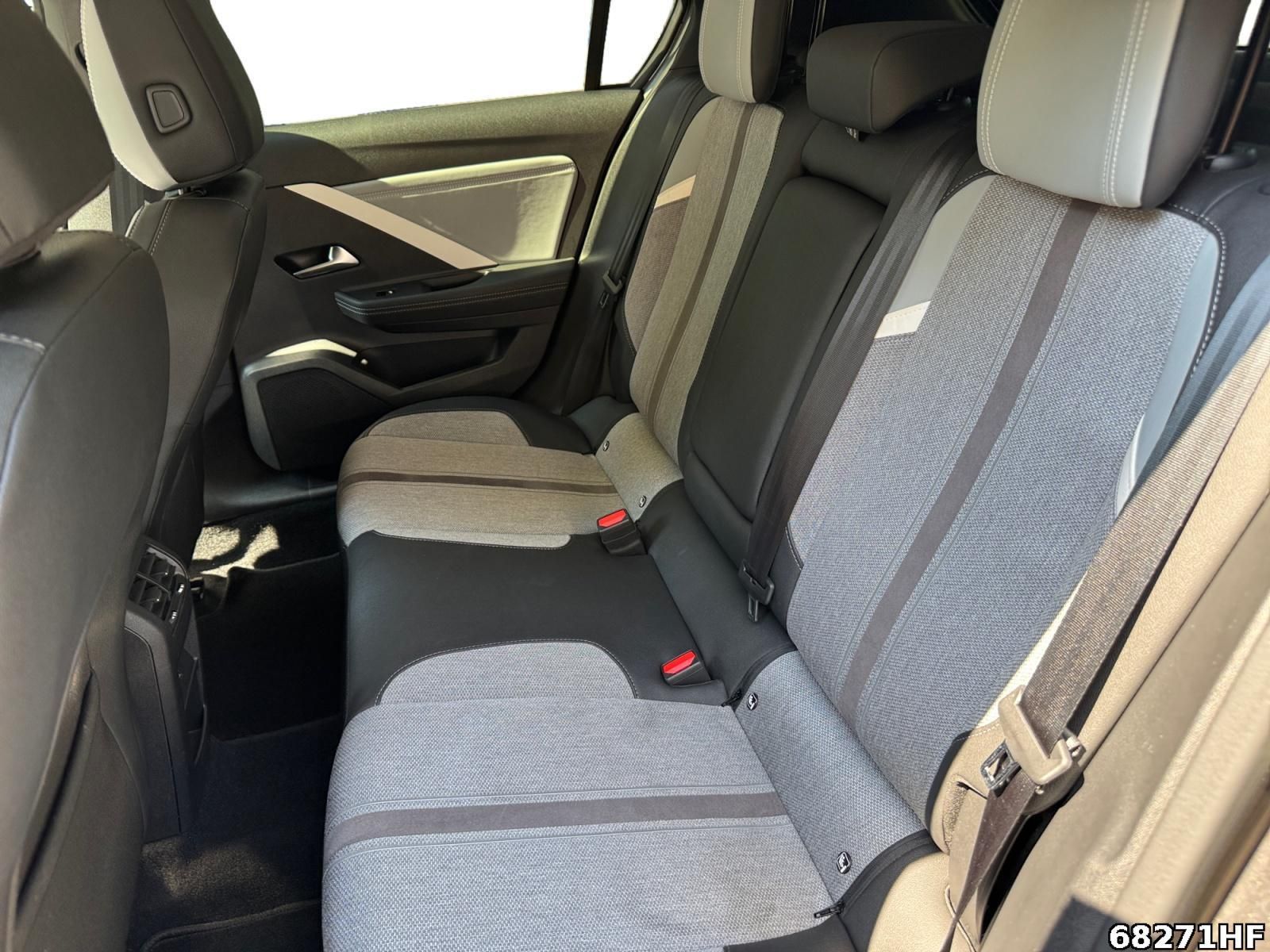 Fahrzeugabbildung Opel Astra L Business Elegance