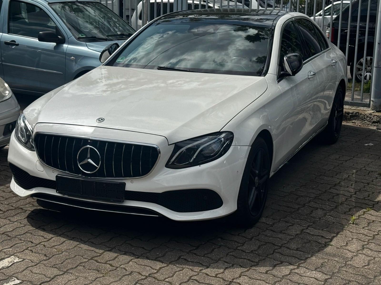 Mercedes-Benz E220d Avantgarde/PanoD/HUP/Kamera/Burmester