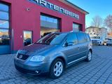 Volkswagen Touran Highline//AHK//SHZ//KLIMA//SPORTSITZE// - Volkswagen Touran: Sport