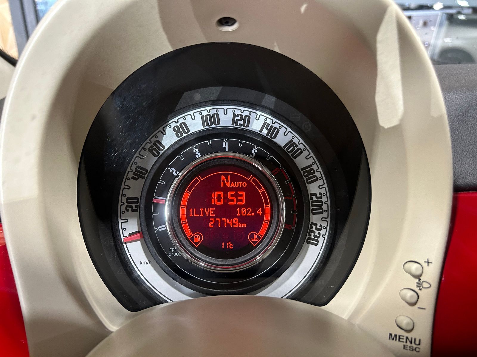 Fahrzeugabbildung Fiat 500 Lounge/AUTOMATIK/PANO/KLIMA/1.HAND