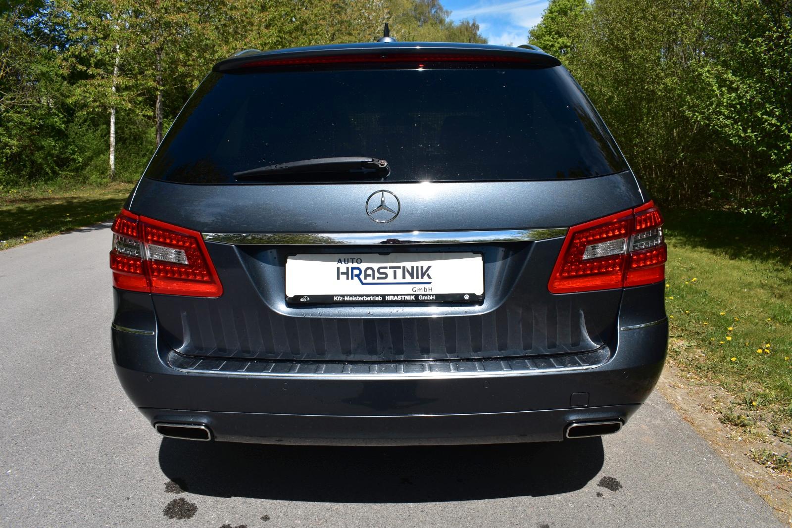 Mercedes-Benz E220 2012 — photo 11