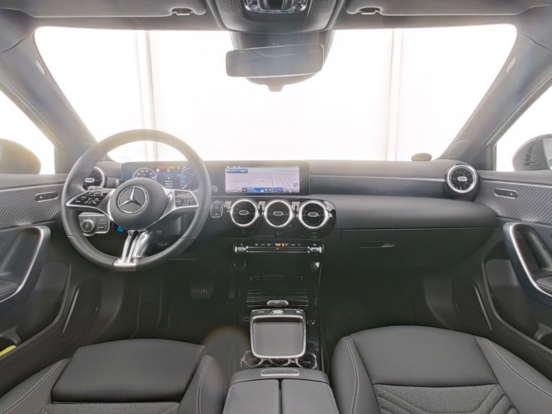 Fahrzeugabbildung Mercedes-Benz A 180 PROGRESSIVE+PANO+NIGHT+LHZ+LED+KAMERA