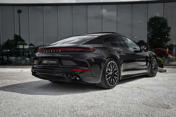 Porsche Panamera - 4