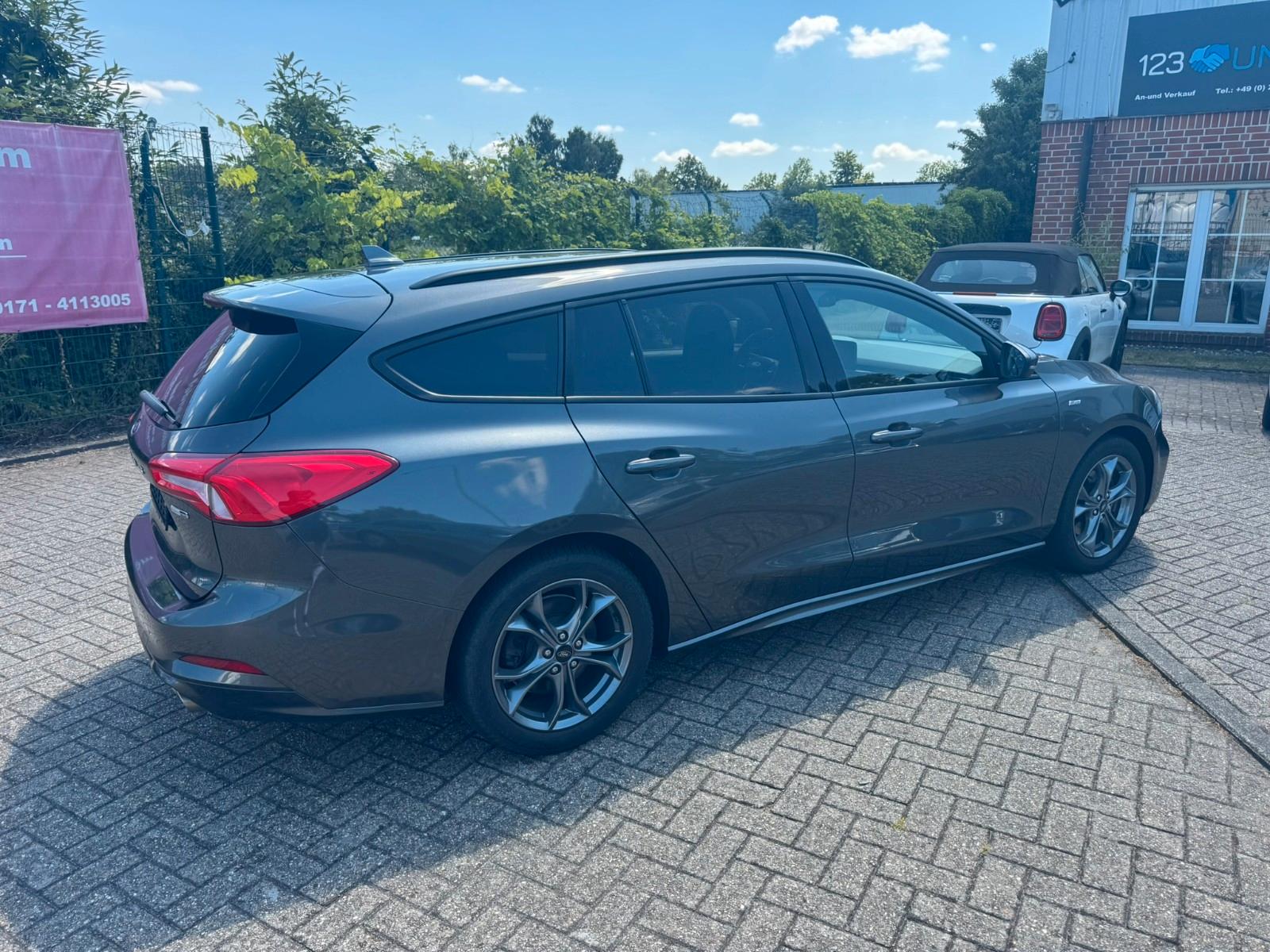 Ford Focus Turnier ST-Line * HEAD-UP * CARPLAY *