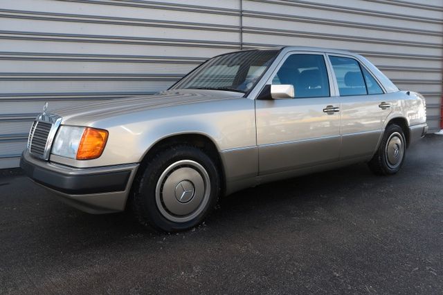 Mercedes-Benz 300E original 29900 KM aus 1 Hand!!!