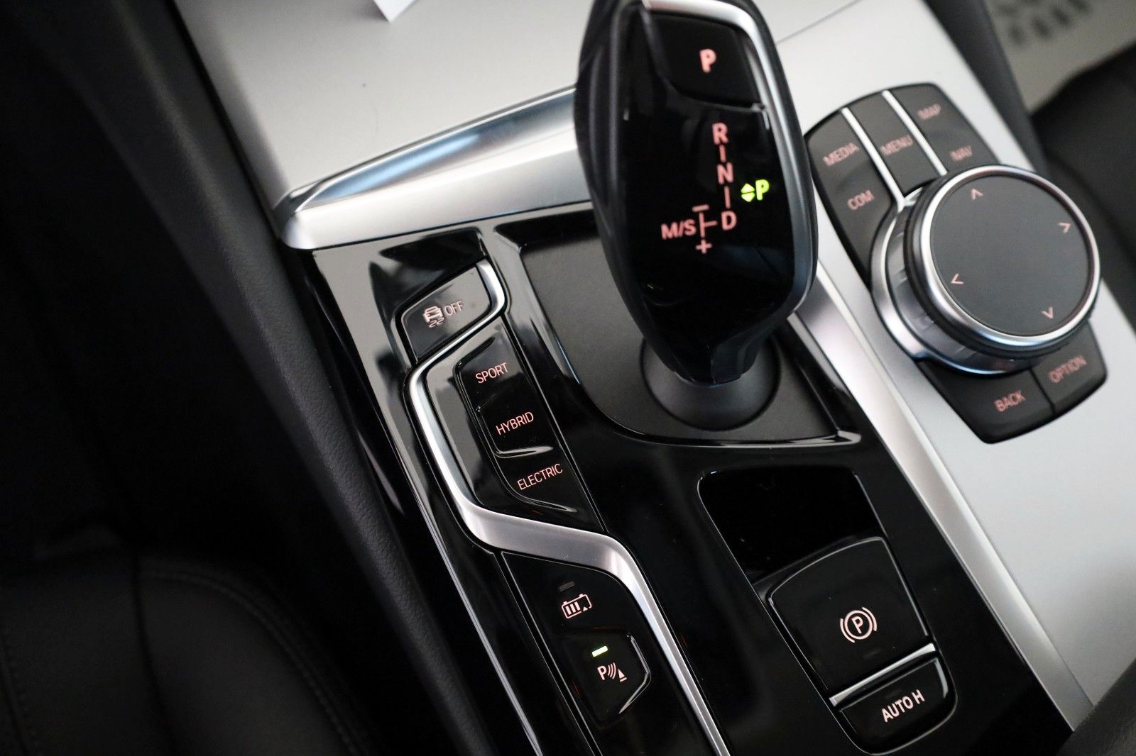 Fahrzeugabbildung BMW 530 e Touring,Leder,Navi,LED,SH,Kamera,HUD