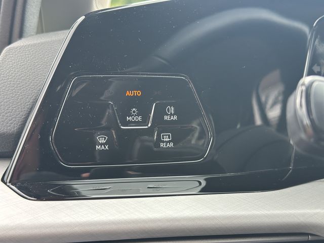 Golf VIII 2.0 TDI Life KLIMA PDC SHZ NAVI LED