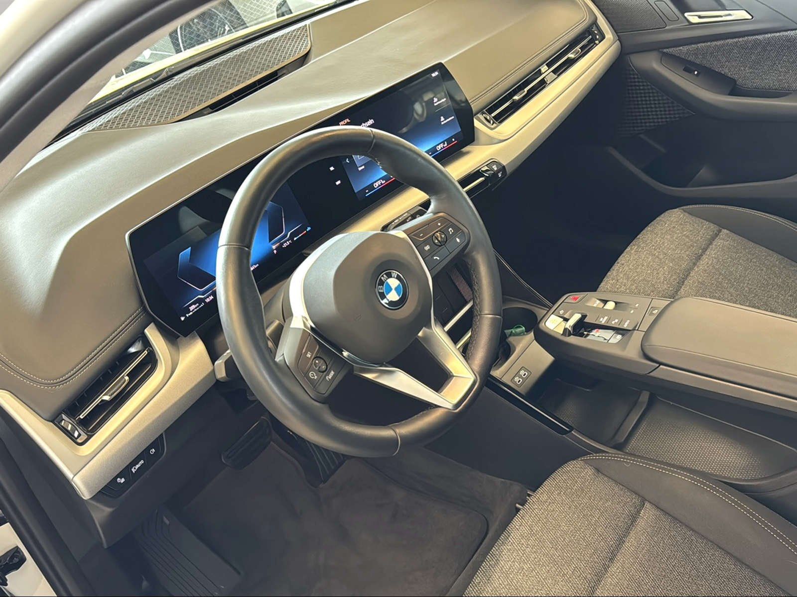 BMW 223 Active Tourer - Bild 4