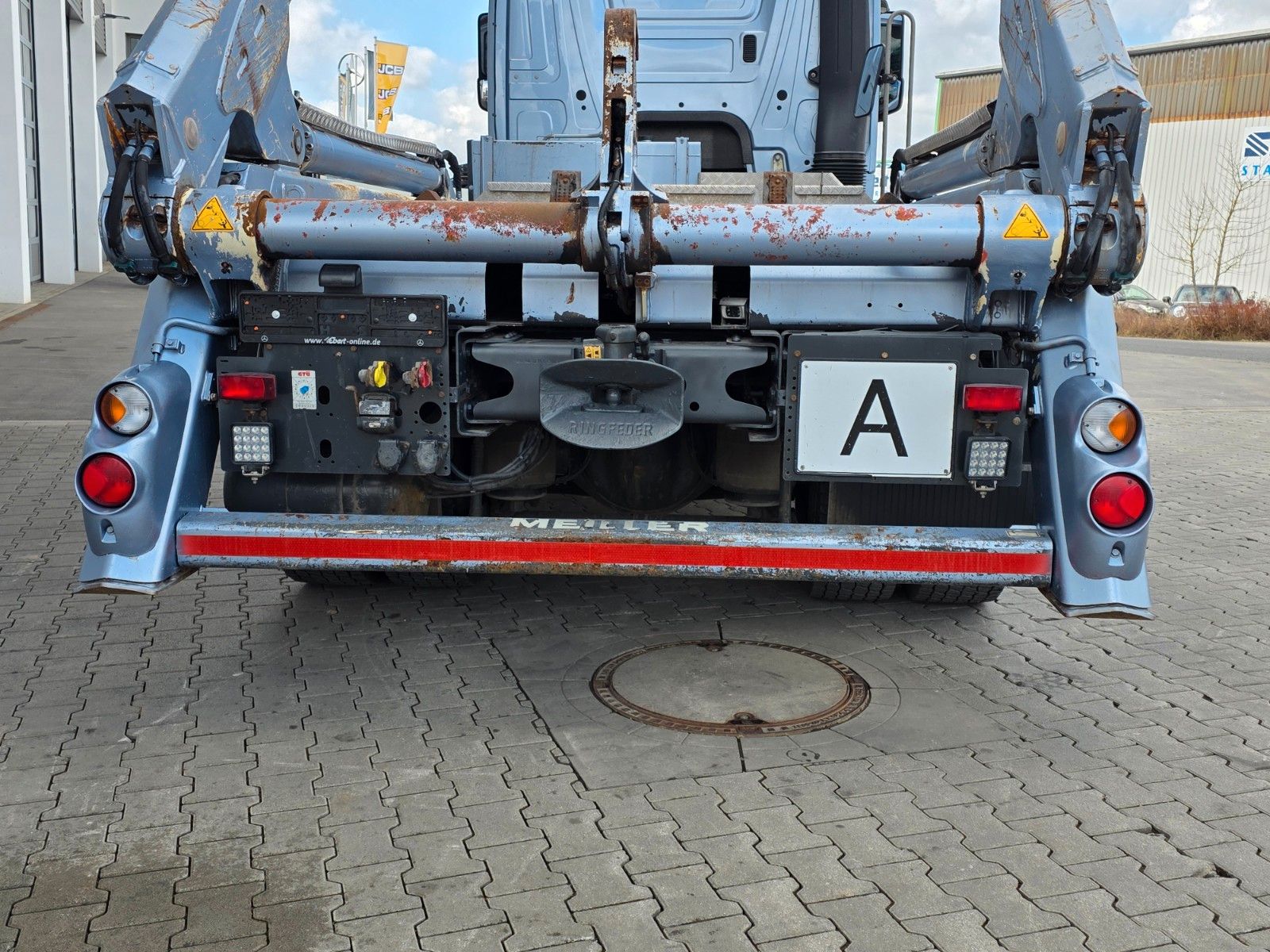 Fahrzeugabbildung Mercedes-Benz Actros 1848 L 4x2 Meiller AK 12. T Funk AHK