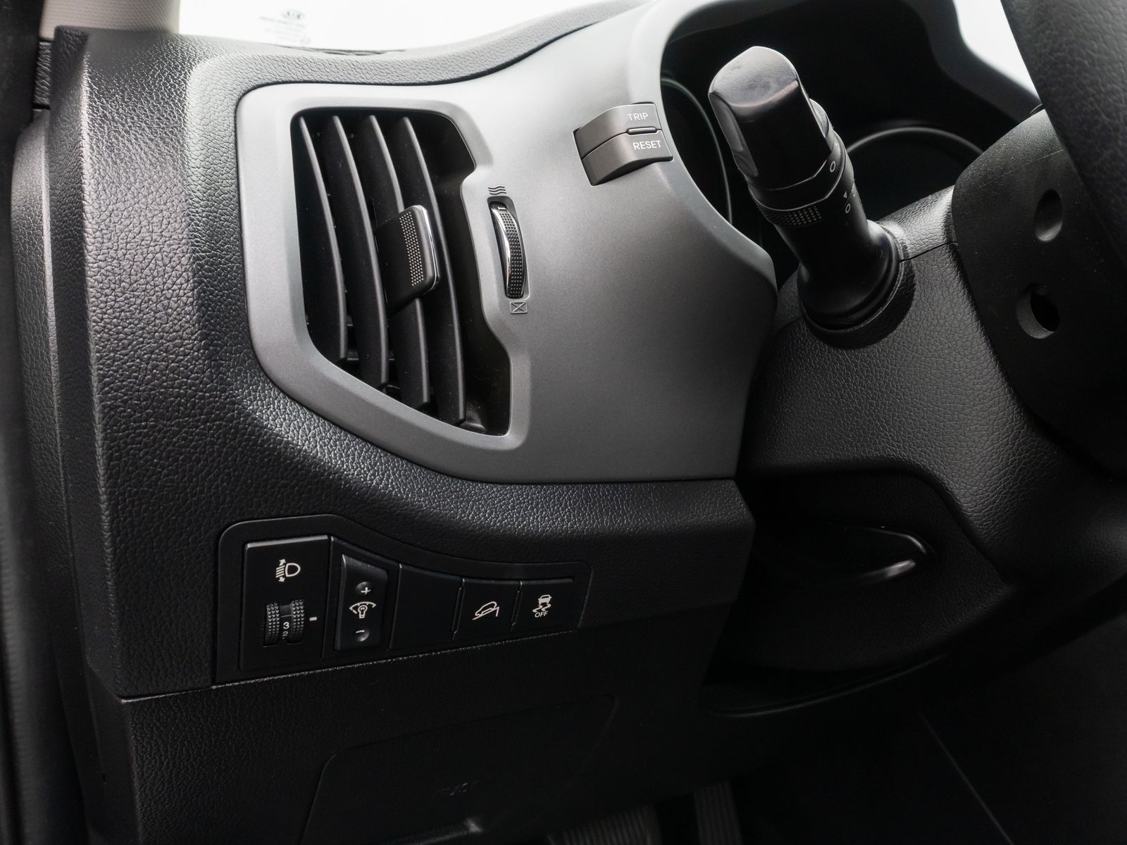 Fahrzeugabbildung Kia Sportage Attract 2WD Kamera FahrAss BremsAss LM