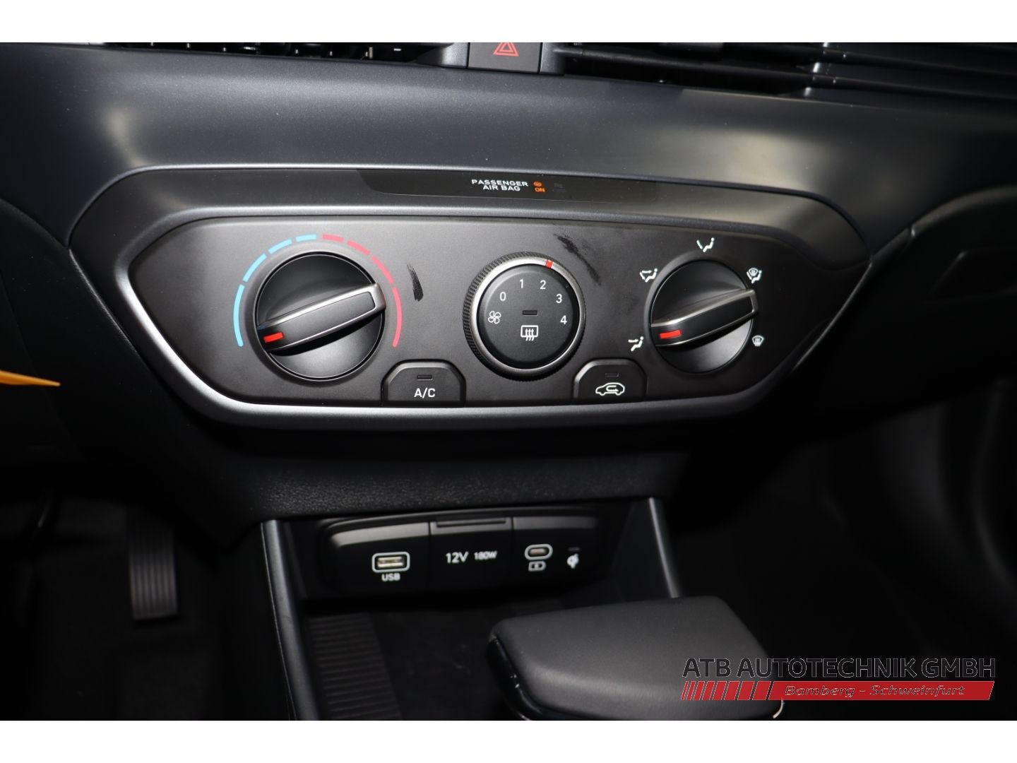 Fahrzeugabbildung Hyundai i20 Trend MY25 1.0 T-GDI 100 PS 7-DCT 2WD Lichtp