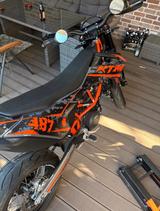 KTM SMC-R 690