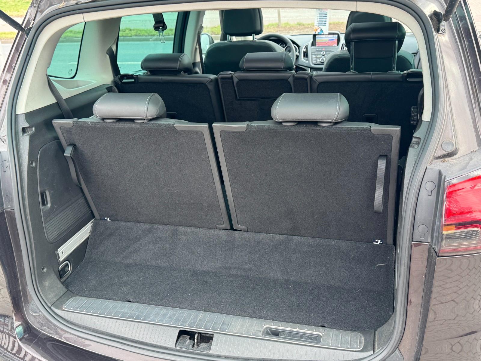 Opel Zafira C 2.0D*Leder*7Sitze*Xenon*Pano*Navi*VOLL!