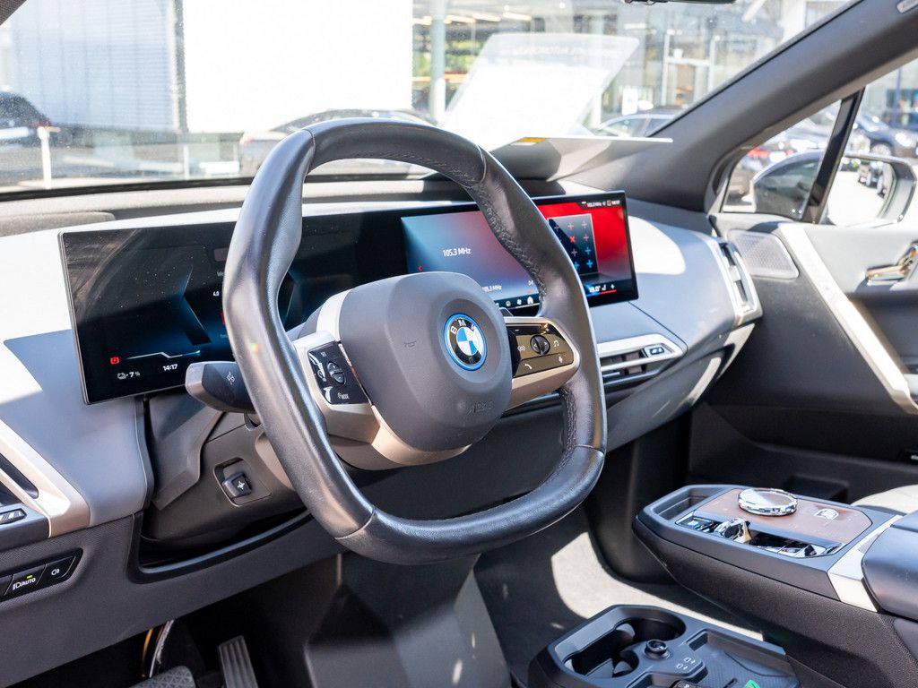 BMW iX M60 PANO AHK HUD 360° LASER LED SITZBELÜFTUNG foto 18