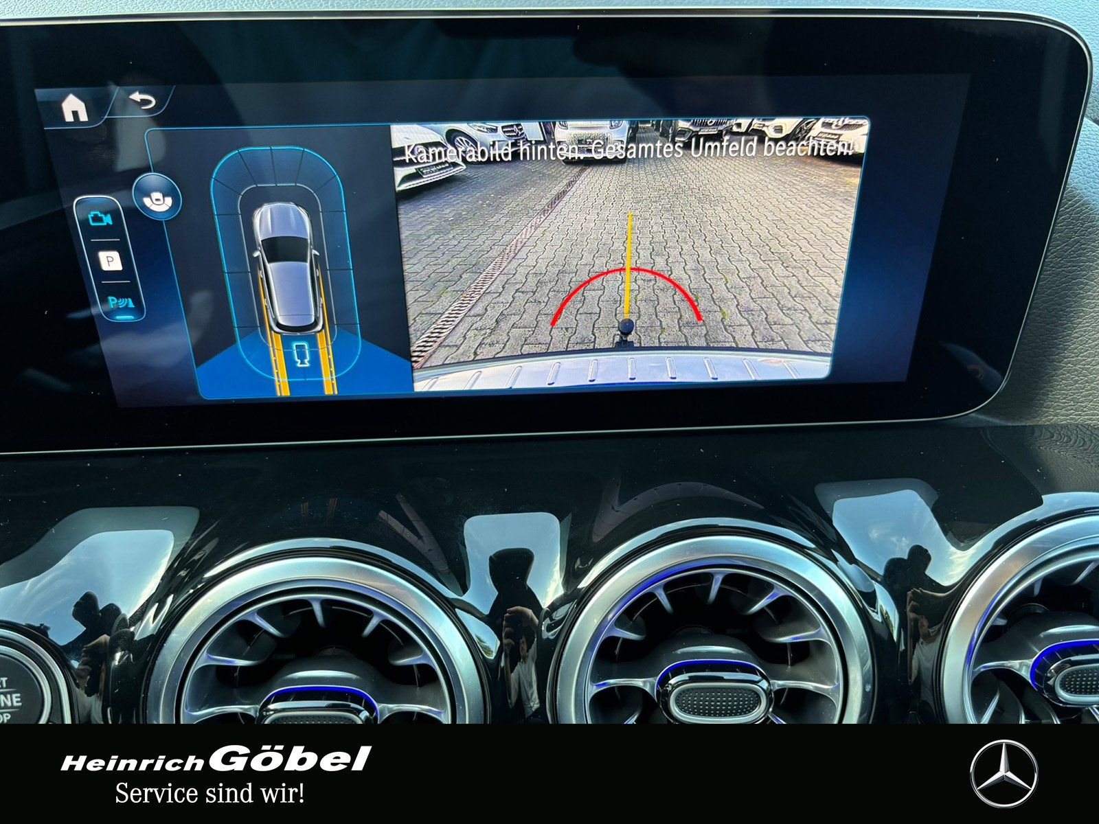 Fahrzeugabbildung Mercedes-Benz GLA 220 4M AMG*AHK*NIGHT-PAKET*MULTIBEAM*20ZOLL