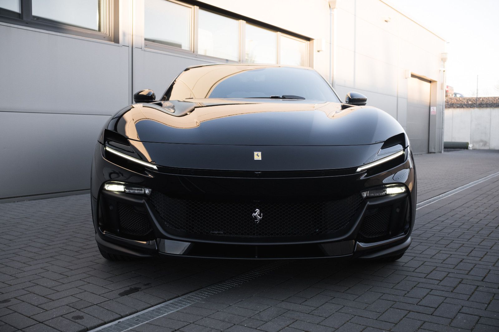 Fahrzeugabbildung Ferrari Purosangue-Pano-Lift-Burm.-360Kam.-Karbonlenkrad