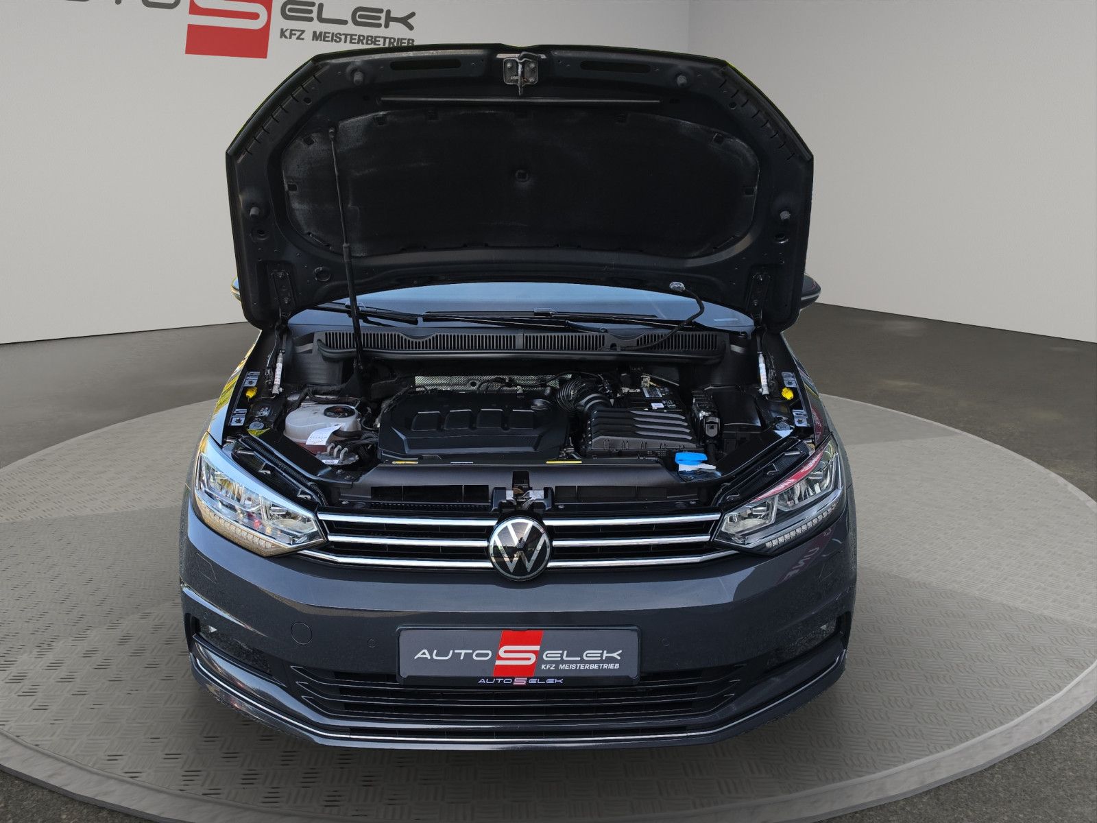 Fahrzeugabbildung Volkswagen Touran Highline BMT/Start-Stop AUTOMATIK 1.Hand