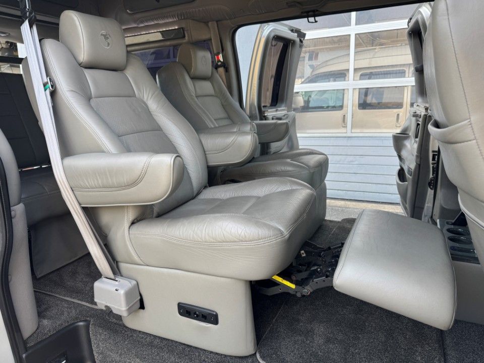 Fahrzeugabbildung Chevrolet Express Chevy Van Explorer Ltd. ALLRAD Stabitrac
