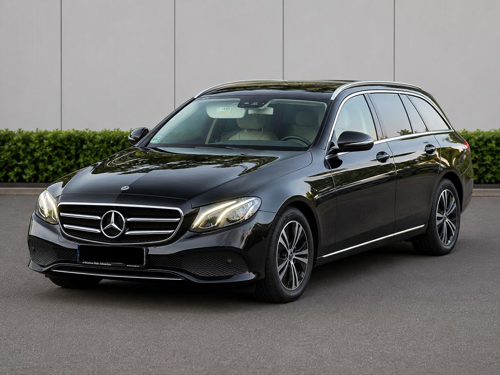 Image of Mercedes-Benz E 220