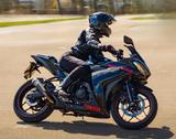 Yamaha R3 - YAMAHA R3