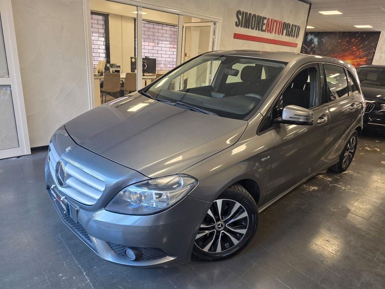 Mercedes-Benz B 180