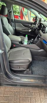 Hyundai SANTA FE 2.2 CRDi Premium 4WD 8AT Premium - Hyundai SANTA FE von privat