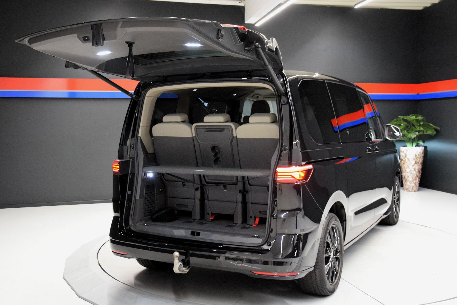 Fahrzeugabbildung Volkswagen T7 Multivan ACC AHK Sitzh.Standh. Kamera