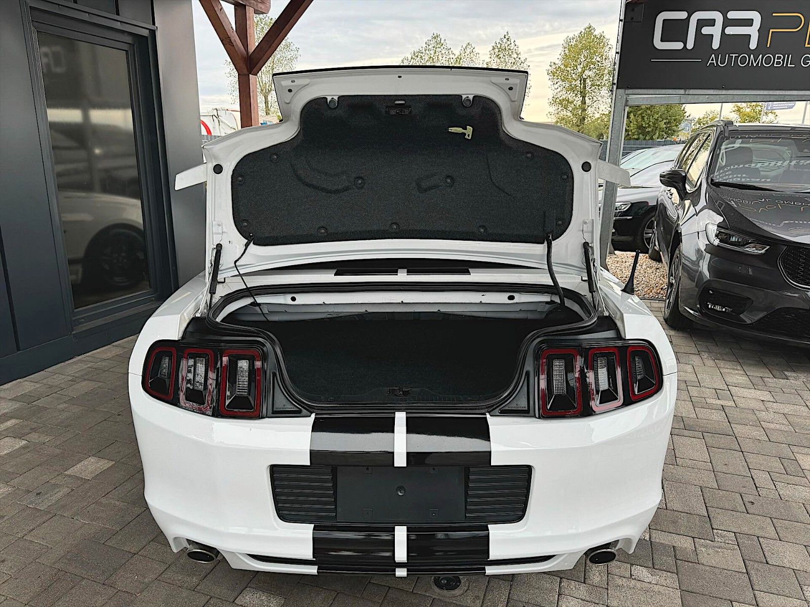 Fahrzeugabbildung Ford Mustang 3.7 GT V6 Cabrio Automatik Premium *LED*